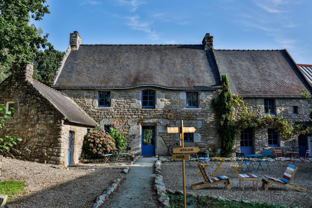 Hotel Des Feuilles Et Des Hiboux Plescop Exterior foto